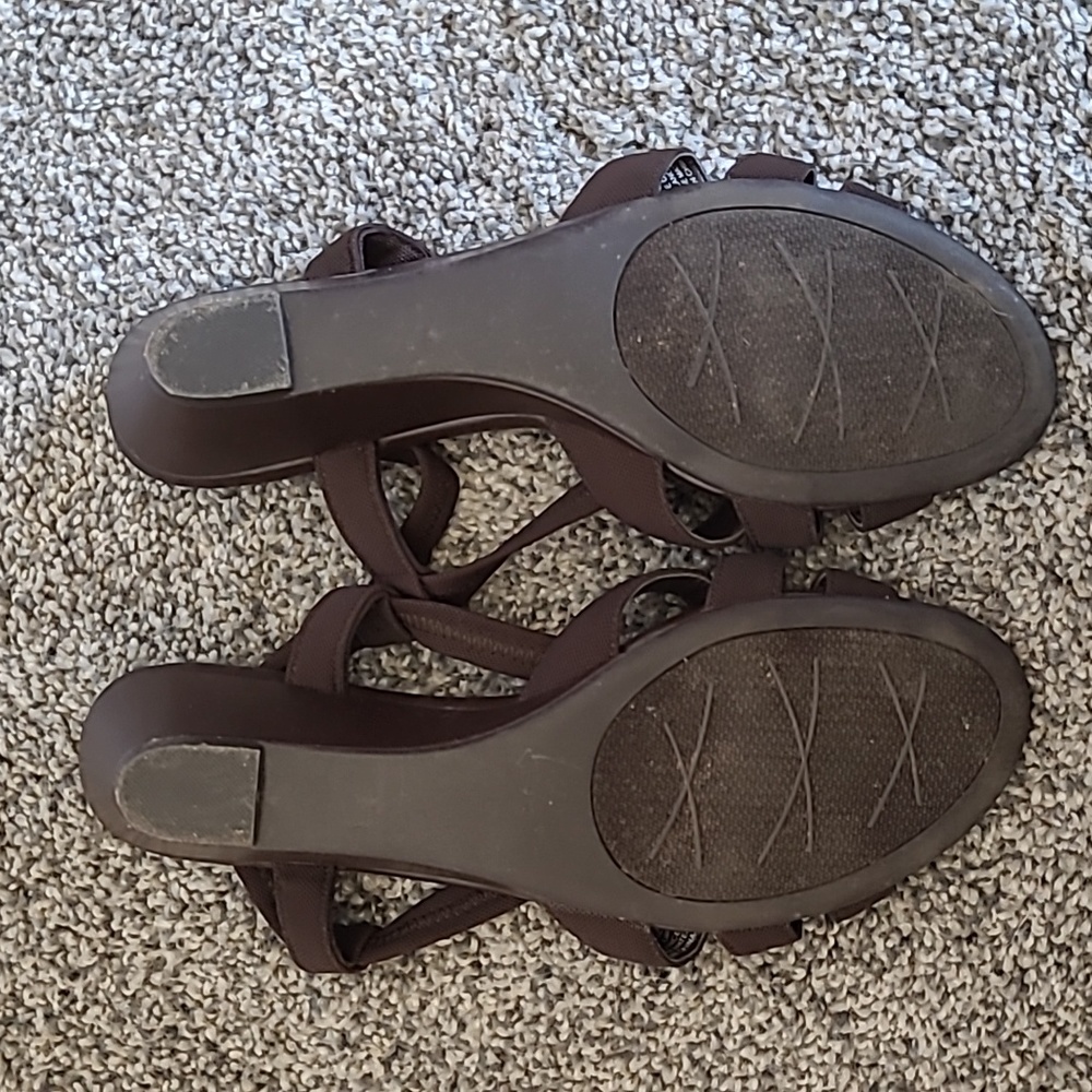 Impo Brown Sandals with Gold Accent - Picture 4 of 4